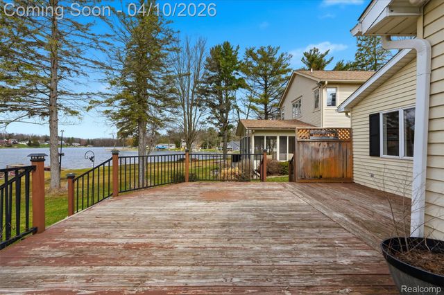 6115 Mabley Hill Road, Tyrone Township, MI 48430