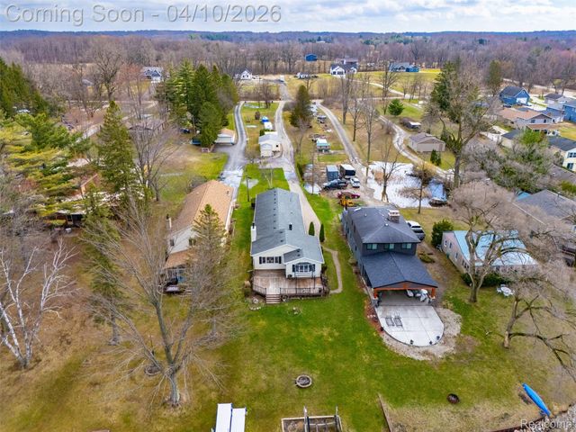 6115 Mabley Hill Road, Tyrone Township, MI 48430