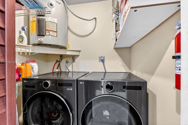 1071 W 37th St, Hialeah, FL 33012