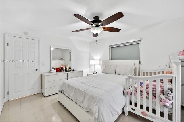 1071 W 37th St, Hialeah, FL 33012