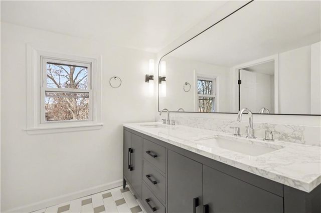 318 E Nichols Street, Spring Hill, KS 66083