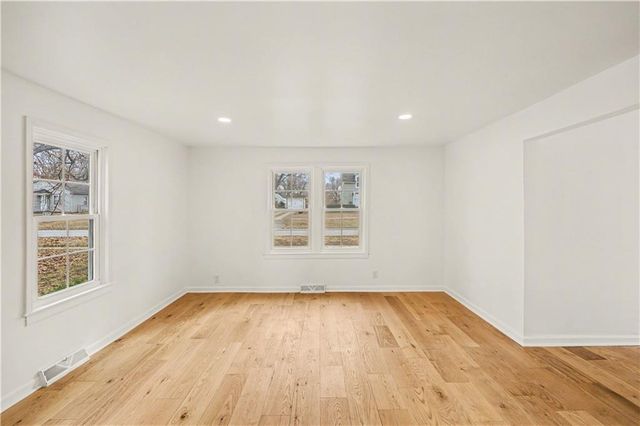 318 E Nichols Street, Spring Hill, KS 66083