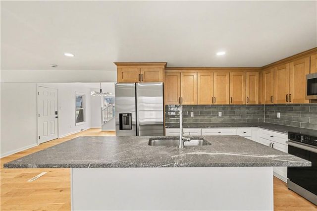 318 E Nichols Street, Spring Hill, KS 66083