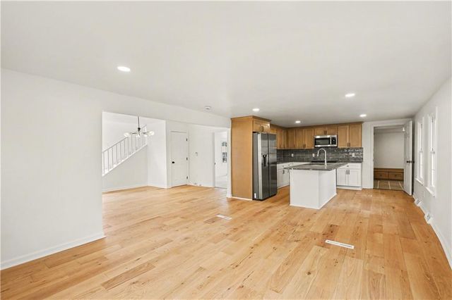 318 E Nichols Street, Spring Hill, KS 66083