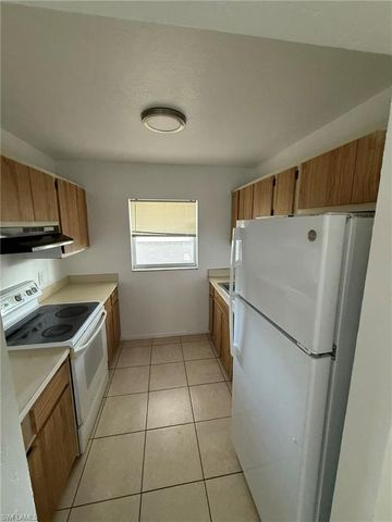 11431 Char Ann DR # 5, Fort Myers, FL 33908