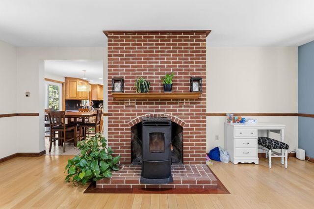 924 River Road, Weare, NH 03281