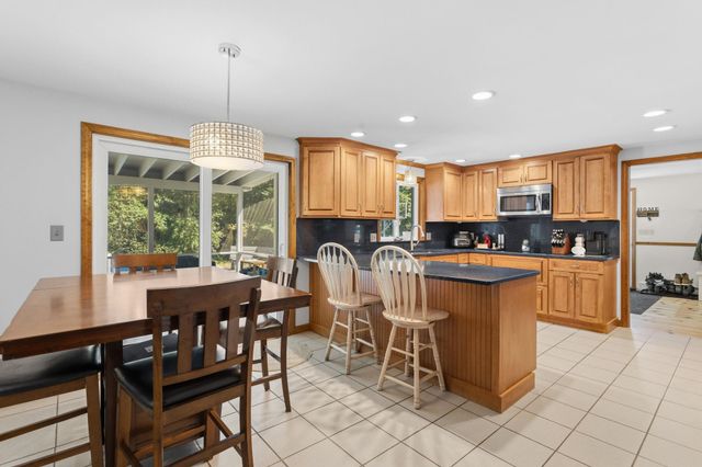 924 River Road, Weare, NH 03281