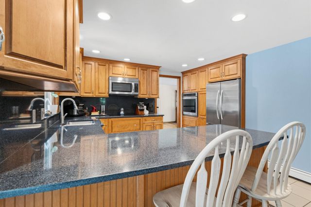 924 River Road, Weare, NH 03281