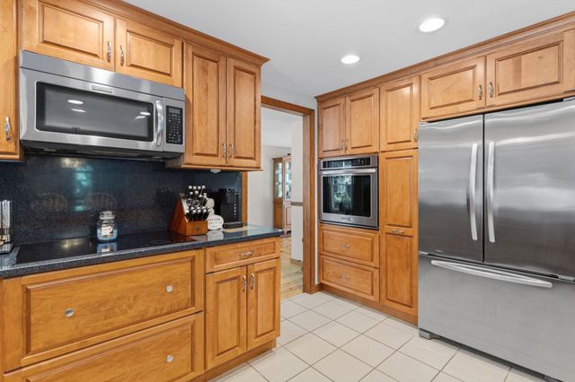 924 River Road, Weare, NH 03281
