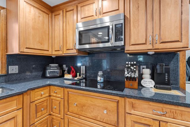 924 River Road, Weare, NH 03281