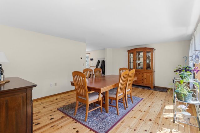 924 River Road, Weare, NH 03281