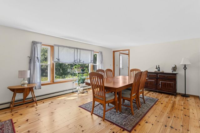 924 River Road, Weare, NH 03281