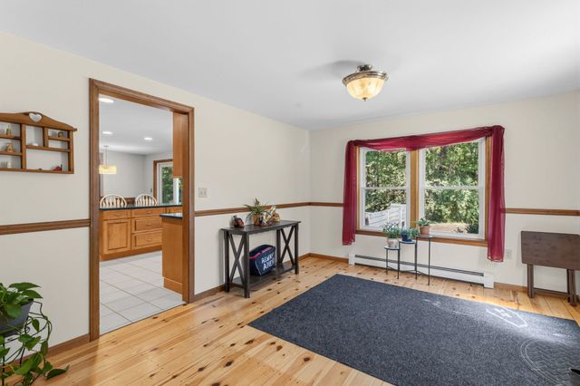 924 River Road, Weare, NH 03281