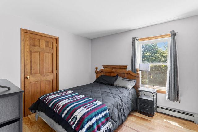 924 River Road, Weare, NH 03281