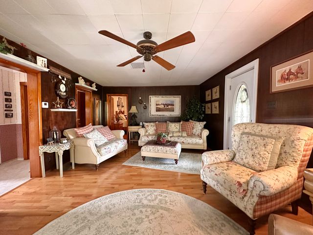 575 Smith Brewer Road, London, KY 40744