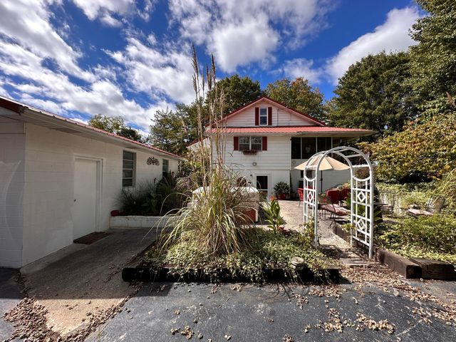 575 Smith Brewer Road, London, KY 40744