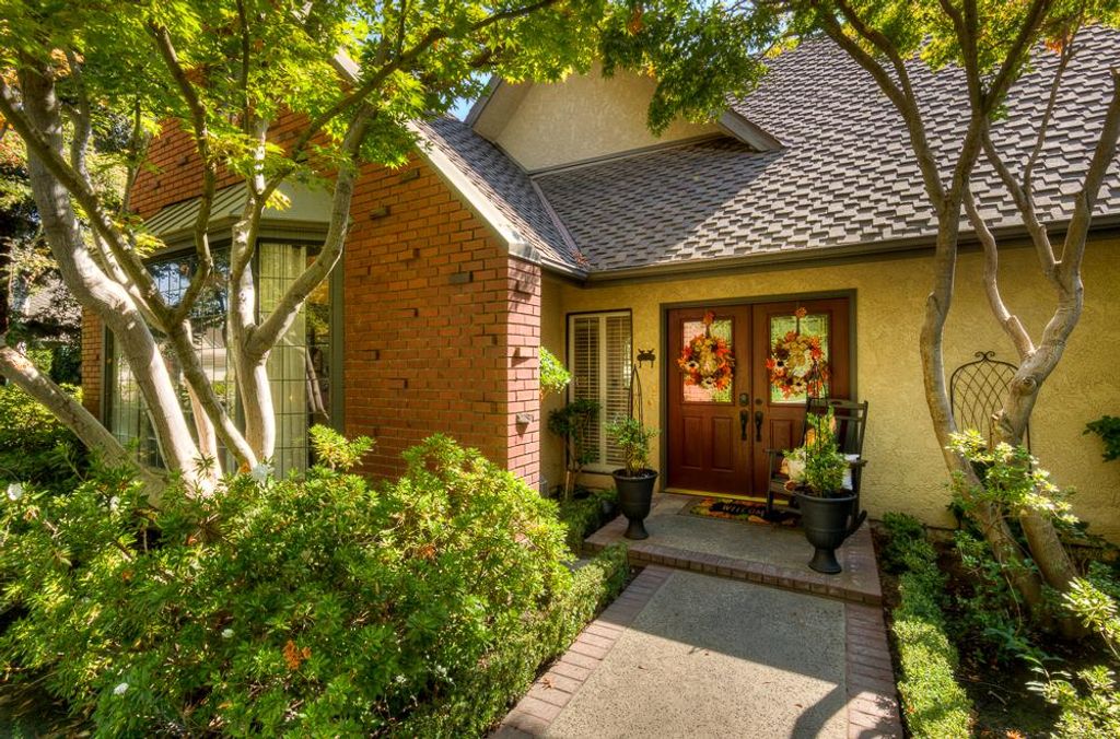 Image 10 of property listing at 2555 W Bluff Avenue # 152, Fresno, CA 93711