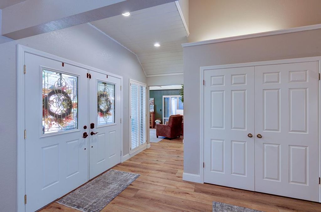 Image 11 of property listing at 2555 W Bluff Avenue # 152, Fresno, CA 93711