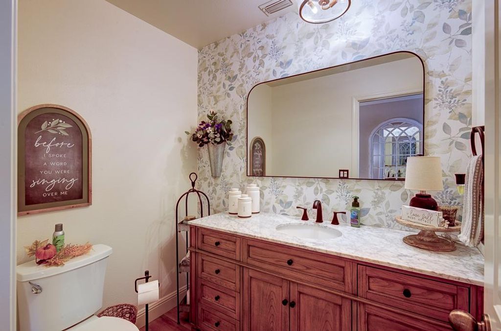 Image 19 of property listing at 2555 W Bluff Avenue # 152, Fresno, CA 93711