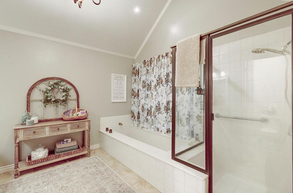 Image 25 of property listing at 2555 W Bluff Avenue # 152, Fresno, CA 93711