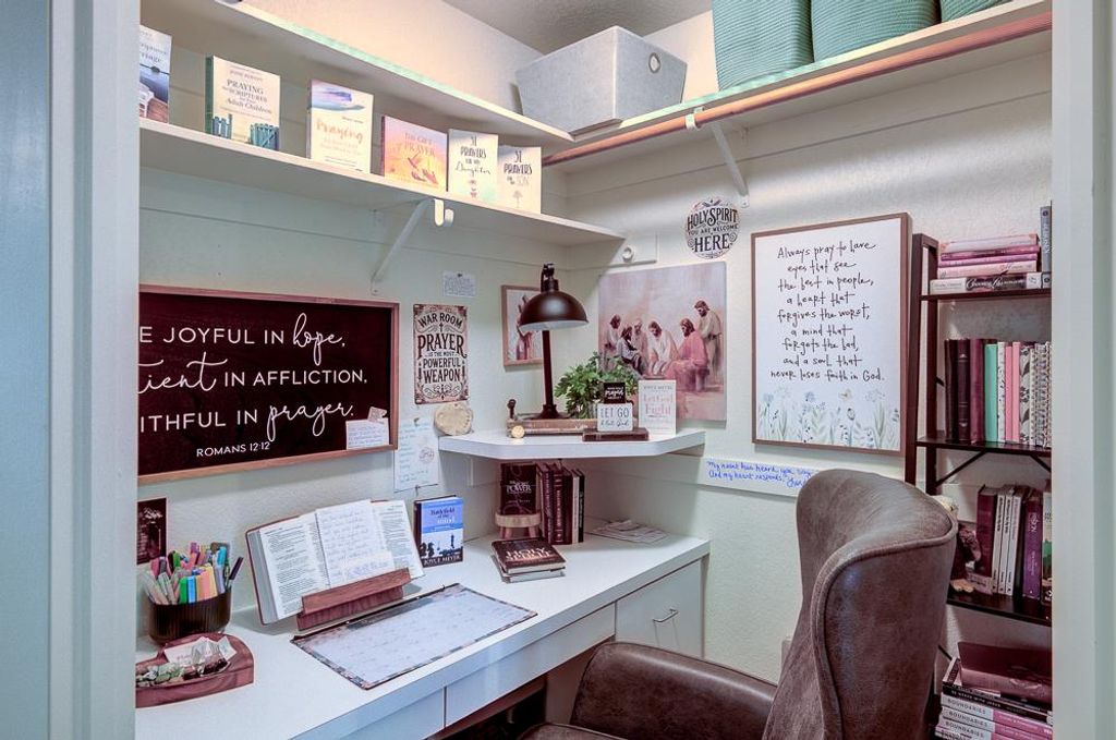 Image 31 of property listing at 2555 W Bluff Avenue # 152, Fresno, CA 93711