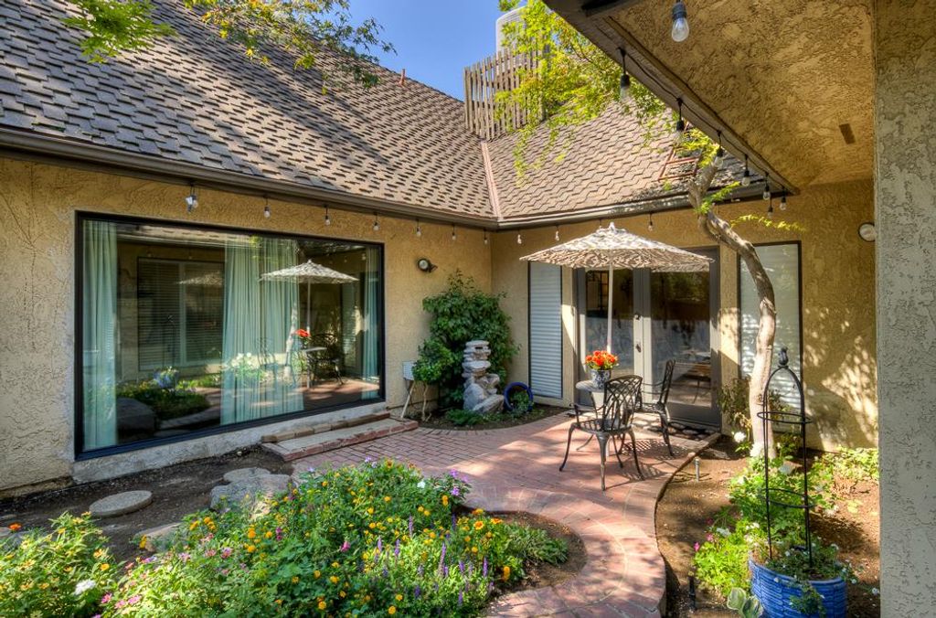 Image 34 of property listing at 2555 W Bluff Avenue # 152, Fresno, CA 93711
