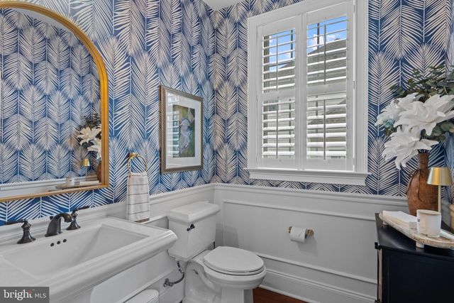3905 WOODLAND DR, Newtown Square, PA 19073
