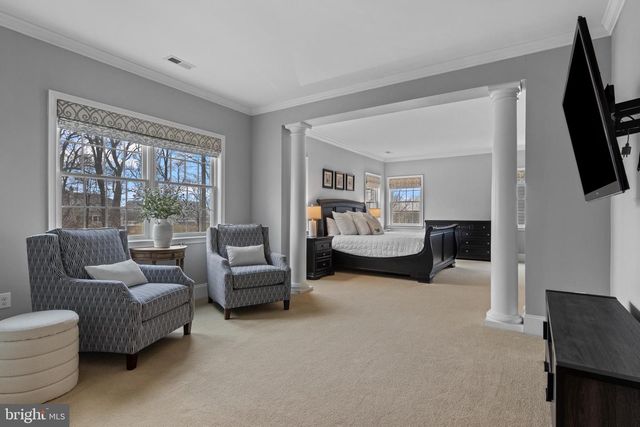 3905 WOODLAND DR, Newtown Square, PA 19073