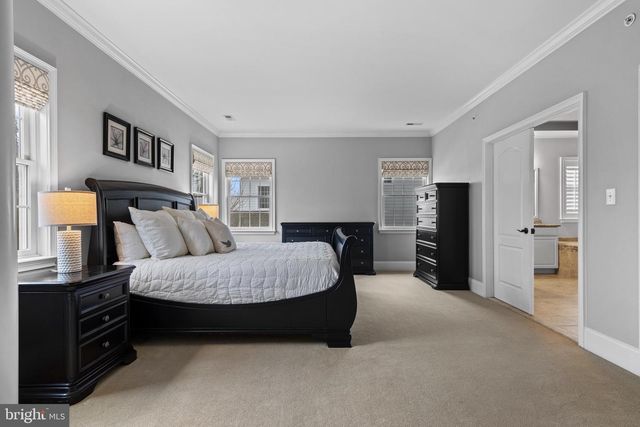 3905 WOODLAND DR, Newtown Square, PA 19073
