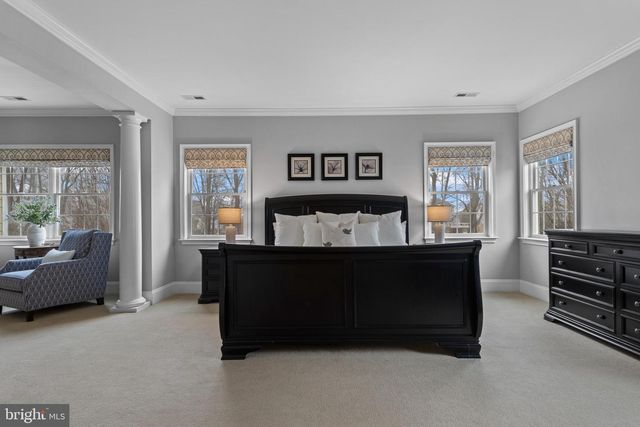 3905 WOODLAND DR, Newtown Square, PA 19073