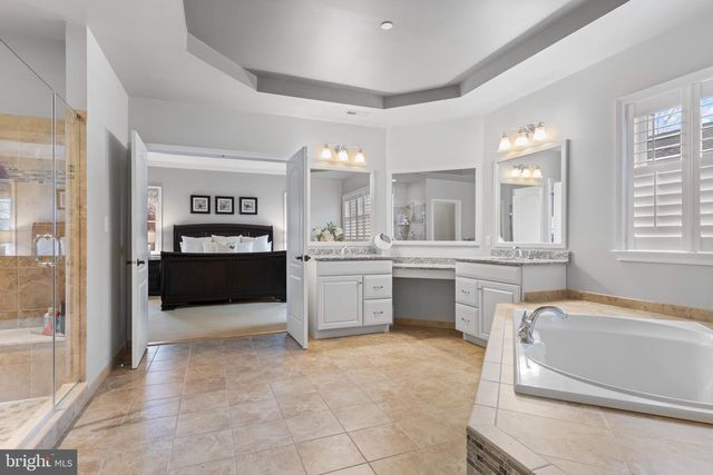3905 WOODLAND DR, Newtown Square, PA 19073