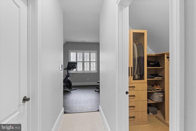 3905 WOODLAND DR, Newtown Square, PA 19073