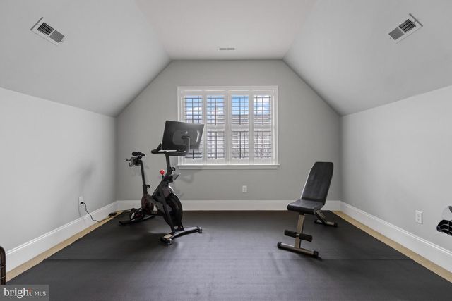 3905 WOODLAND DR, Newtown Square, PA 19073