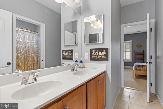 3905 WOODLAND DR, Newtown Square, PA 19073