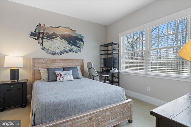 3905 WOODLAND DR, Newtown Square, PA 19073