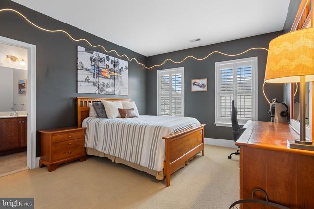 3905 WOODLAND DR, Newtown Square, PA 19073