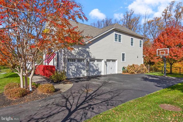 3905 WOODLAND DR, Newtown Square, PA 19073