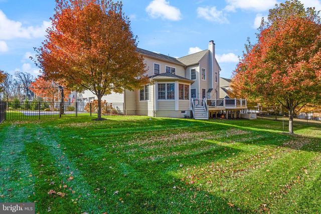 3905 WOODLAND DR, Newtown Square, PA 19073