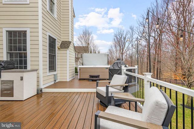 3905 WOODLAND DR, Newtown Square, PA 19073