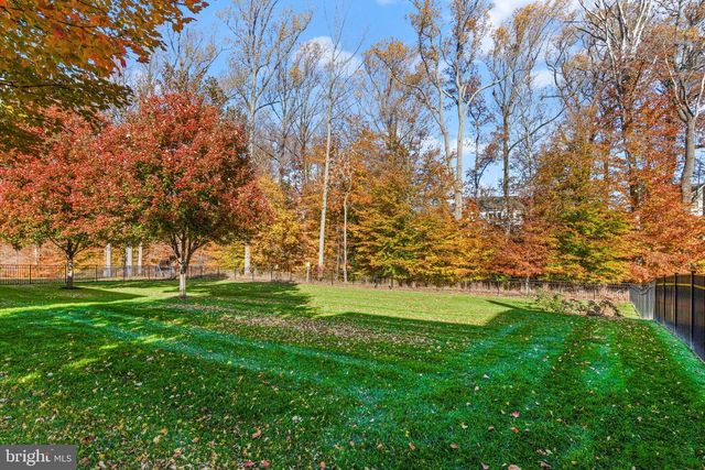 3905 WOODLAND DR, Newtown Square, PA 19073