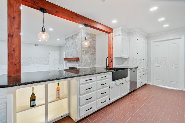 207 Yucca Terrace, Plainview, TX 79072