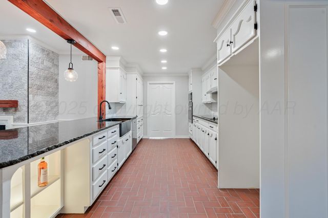 207 Yucca Terrace, Plainview, TX 79072