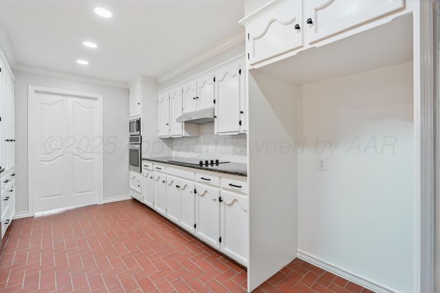 207 Yucca Terrace, Plainview, TX 79072