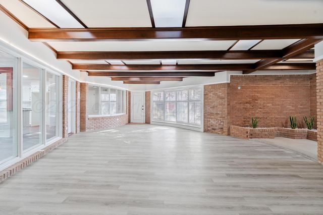 207 Yucca Terrace, Plainview, TX 79072