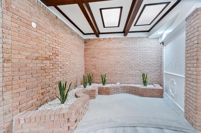 207 Yucca Terrace, Plainview, TX 79072