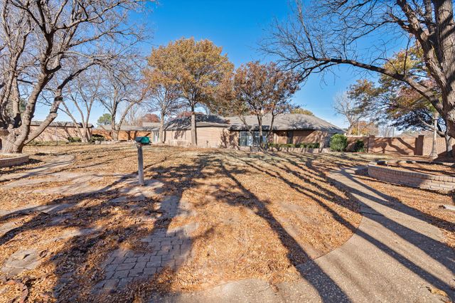 207 Yucca Terrace, Plainview, TX 79072