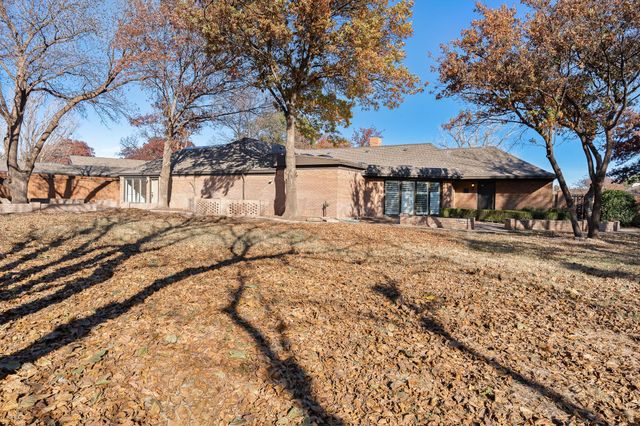 207 Yucca Terrace, Plainview, TX 79072