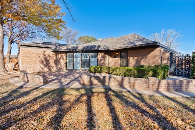 207 Yucca Terrace, Plainview, TX 79072