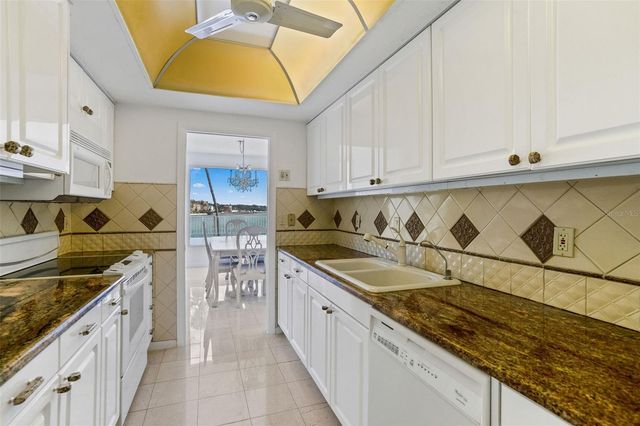 100 PIERCE STREET 307, Clearwater, FL 33756