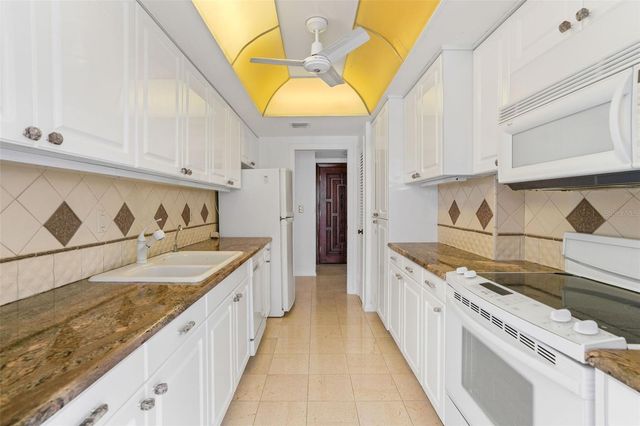 100 PIERCE STREET 307, Clearwater, FL 33756